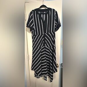 SHEIN Monochrome Striped Top